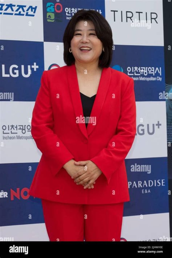 Award-Winning Actress: Lee Jung-Eun's Rise to Stardom