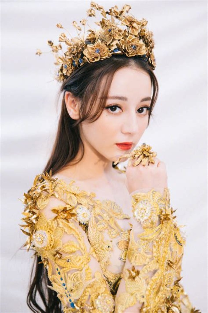 Dilraba Dilmurat: The New Face of Chinese Beauty and Entertainment