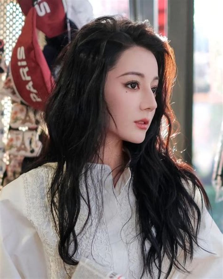 Discovering the Allure of Dilraba Dilmurat: A Star Shining Bright