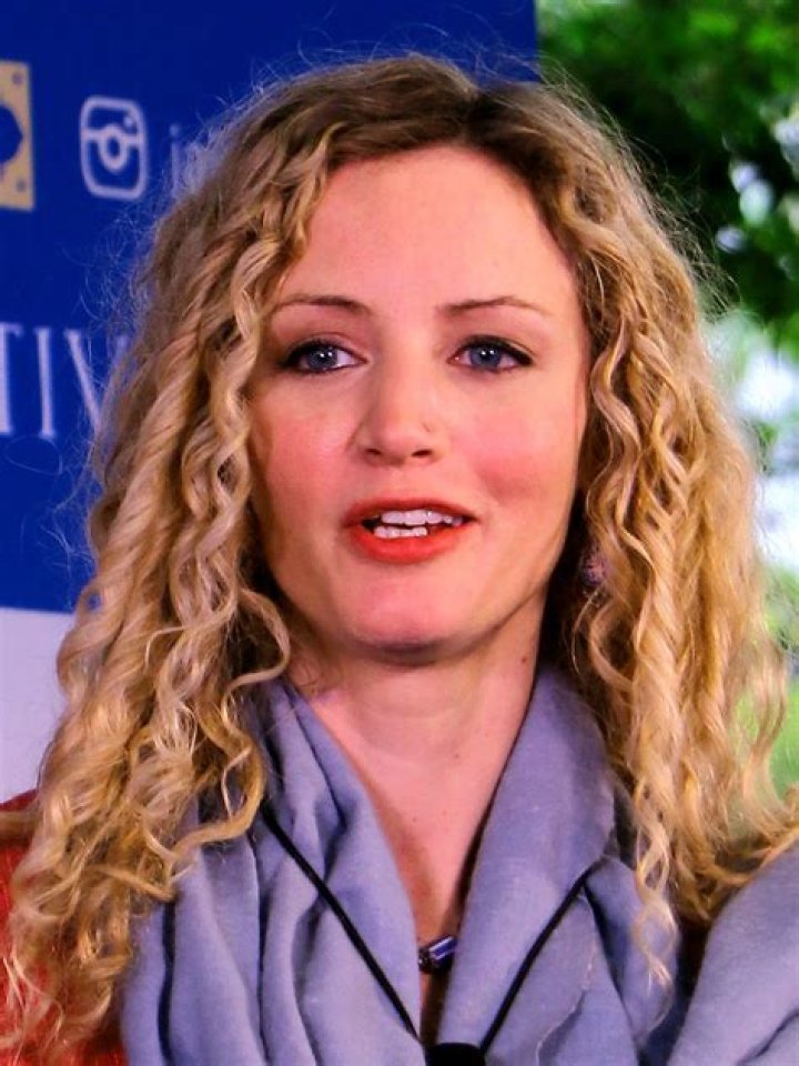 Dr. Suzannah Lipscomb: Exploring Her Relationship and Matrimonial Status
