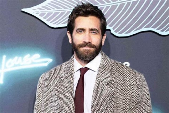 Jake Gyllenhaal's Height: Uncovering the Exact Figure