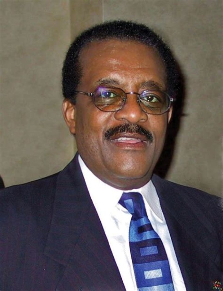 Unraveling the Legacy of Johnnie Cochran: A Legal Icon