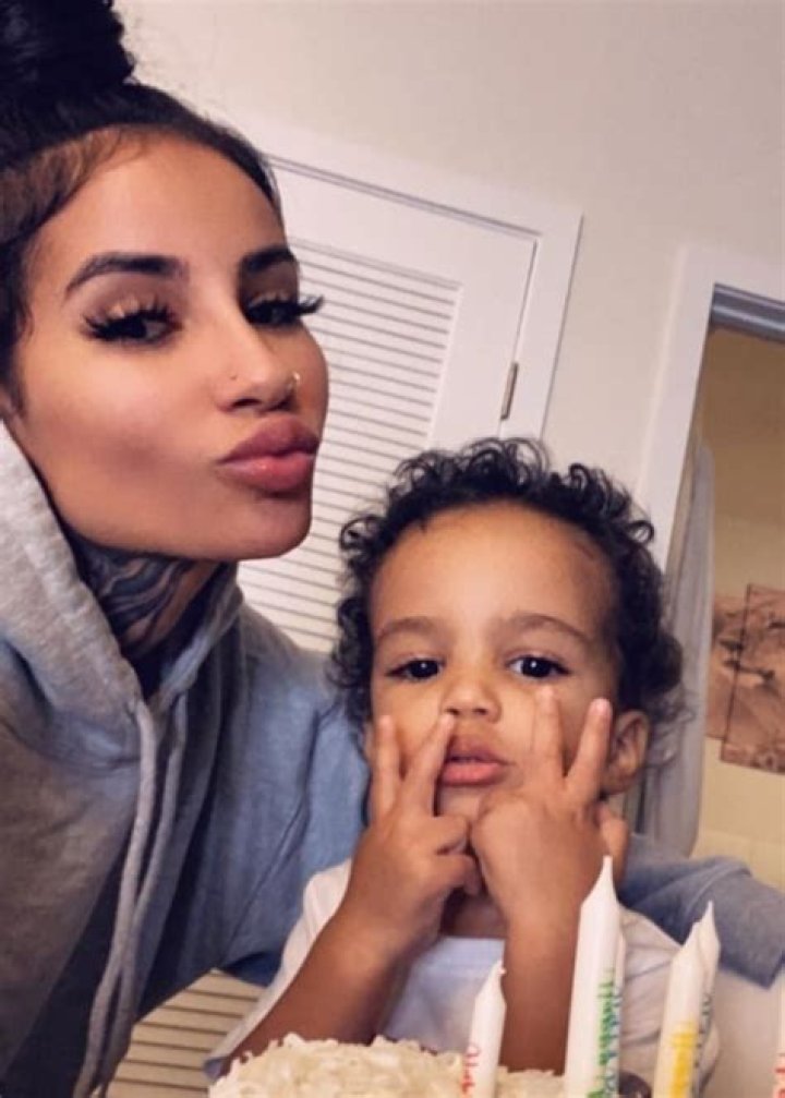 Unveiling Aggy Abby's Football Star Boyfriend: A Deeper Look