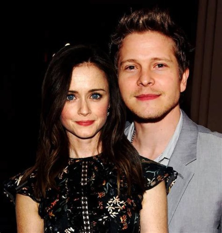 Unveiling the Mystery Behind Matt Czuchry's Girlfriend
