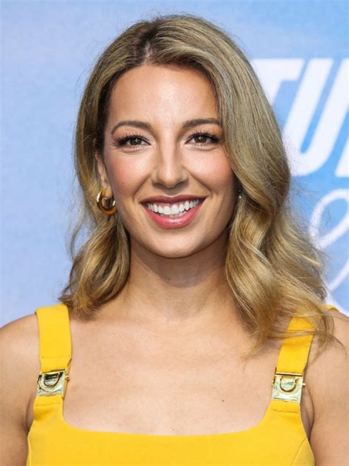 Vanessa Lengies: Is She Married or Not?